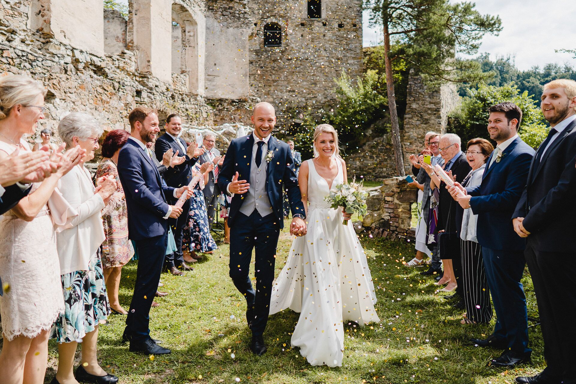 ruine-dobra-hochzeit-hochzeitsfotograf-oesterreich-hochzeitsvideograf-1-1-4